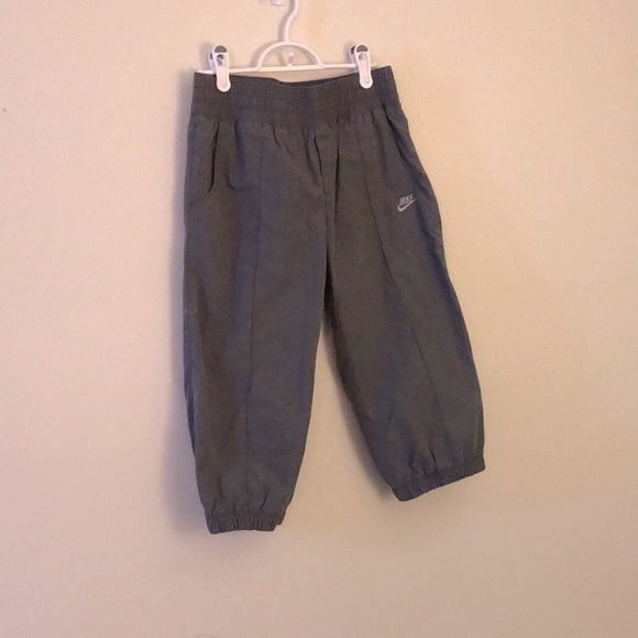 Nike cropped pants size XS - Picture 1 of 7